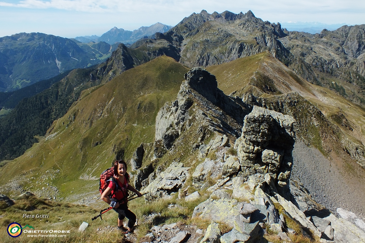 53 la cresta percorsa dal Monte di Sopra....JPG